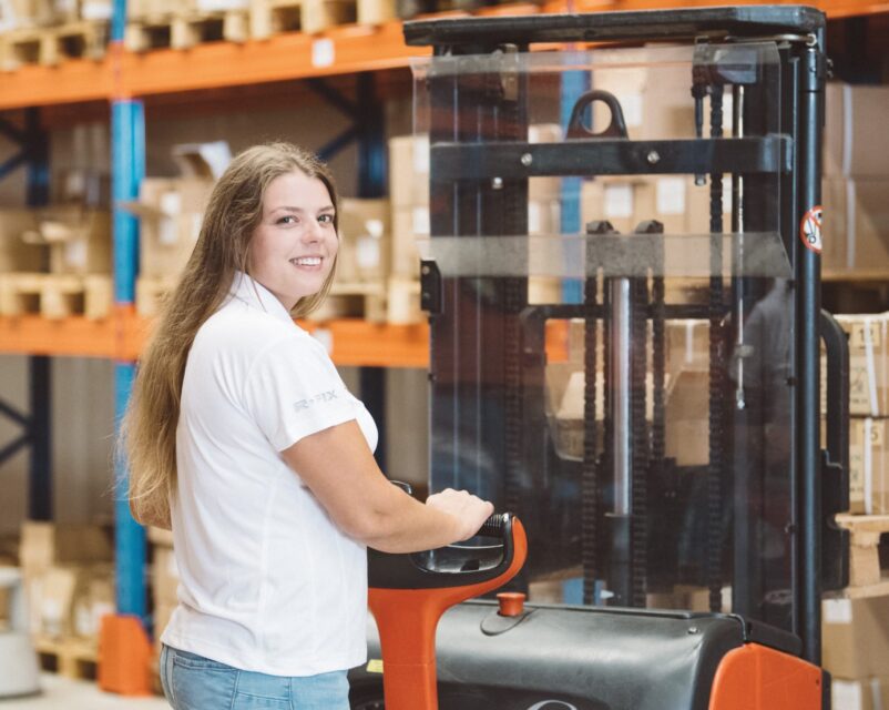 eesti-suurim-arhitektuursete-klaasikinnituste-ladu-scaled