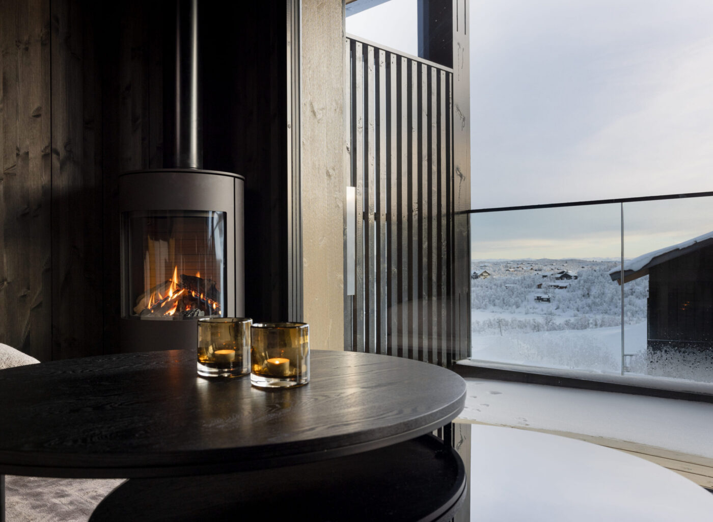 view-from-mountain-lodge-glass-railing